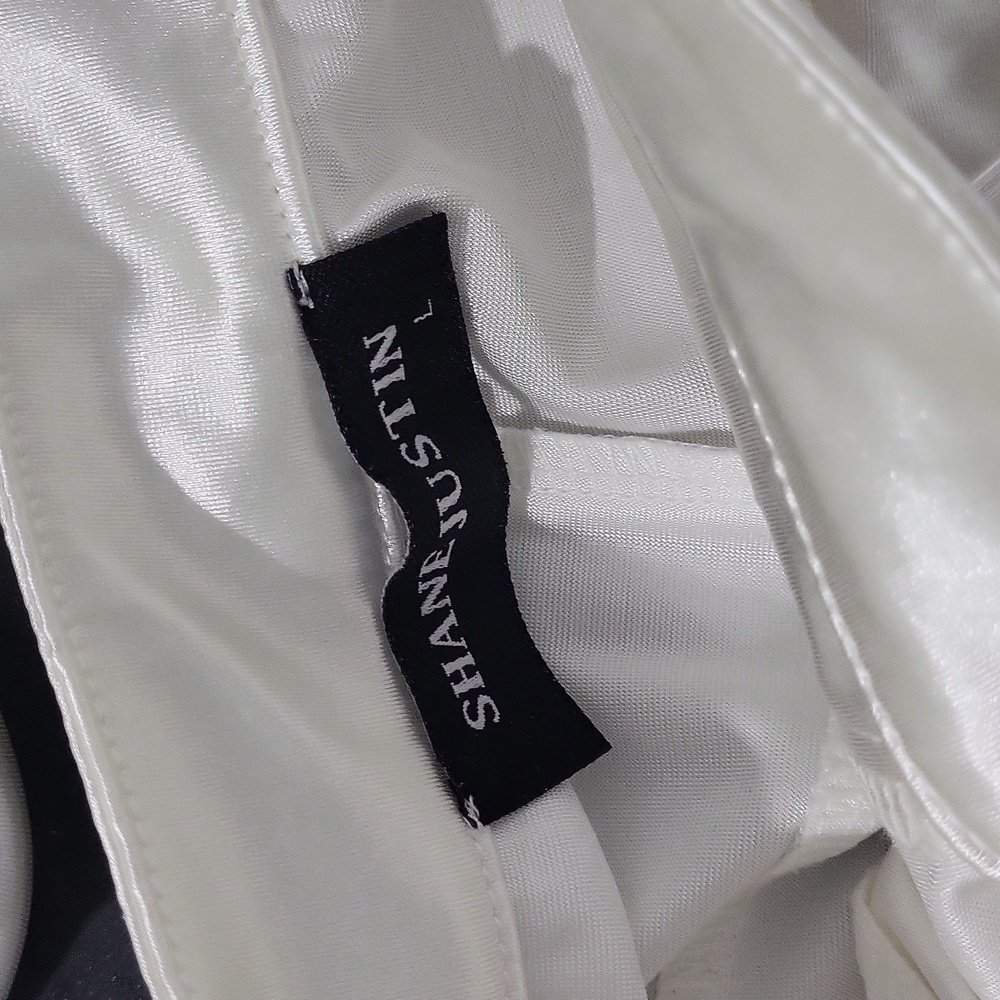 Elegant Cream Satin Leggings Set - Picture 5 of 8